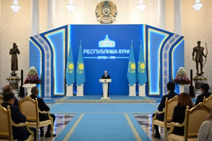 Алтынбек Қоразбаев пен Талғат Мұсабаев бар: Тоқаев Республика күні қарсаңында екі мыңнан астам тұлғаны марапаттады
