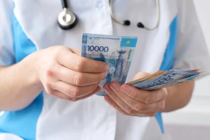Қазақстанда учаскелік дәрігерлердің жалақысы 40%-ға дейін өседі