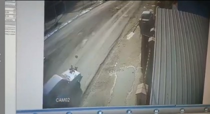 Алматыда жүргізуші баланы қағып, көмектеспей қашып кетті (видео)