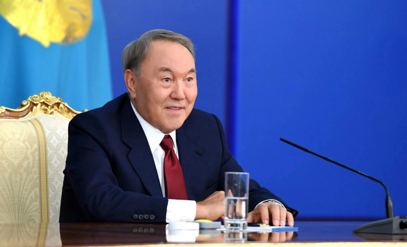Назарбаев: 8 Наурыз - әйелдер мерекесі болғанымен, оны ерлер жақсы тойлайды