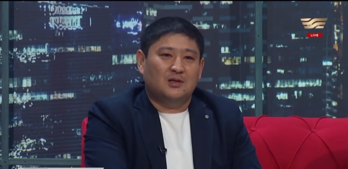 Әйелі мен күйеуі үйдегі порно видео