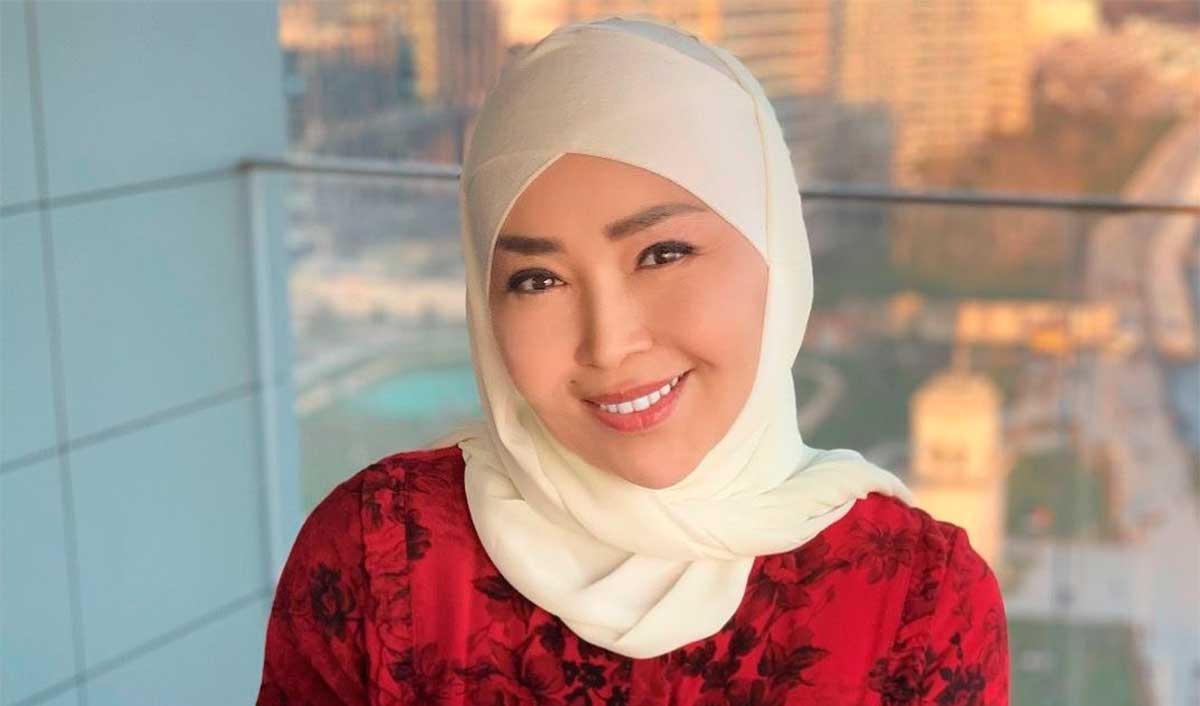 Үйде жасалған лесбияндық эротика Мен жұдырықтаймын және аламын