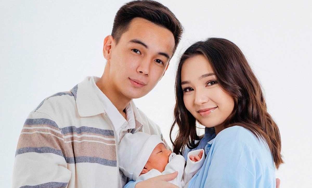 Даша Черных мүлде жалаңаш.