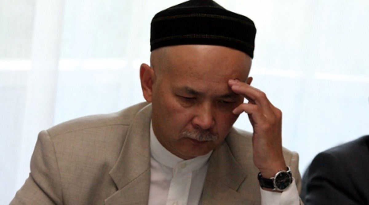 Ішіне жылан салды