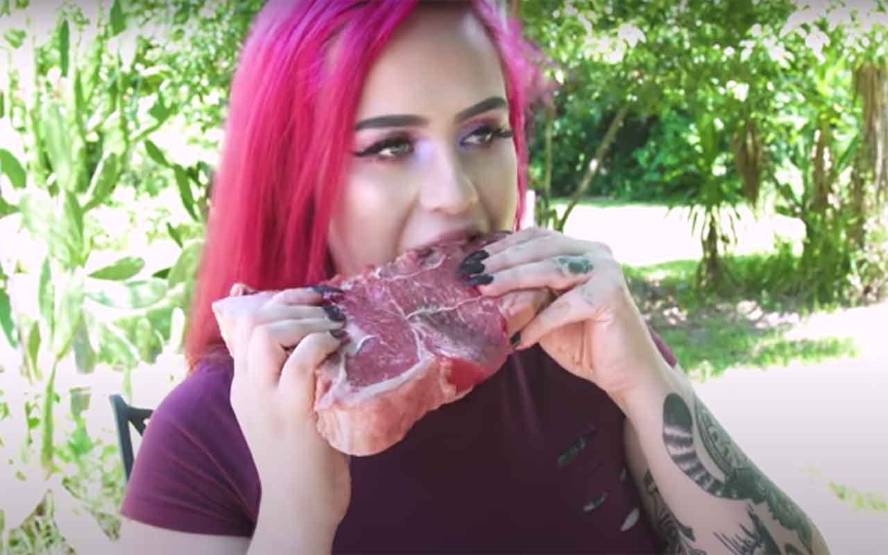 Орыс қызы пәтердегі қарызын жыныстық қатынас арқылы өтейді.