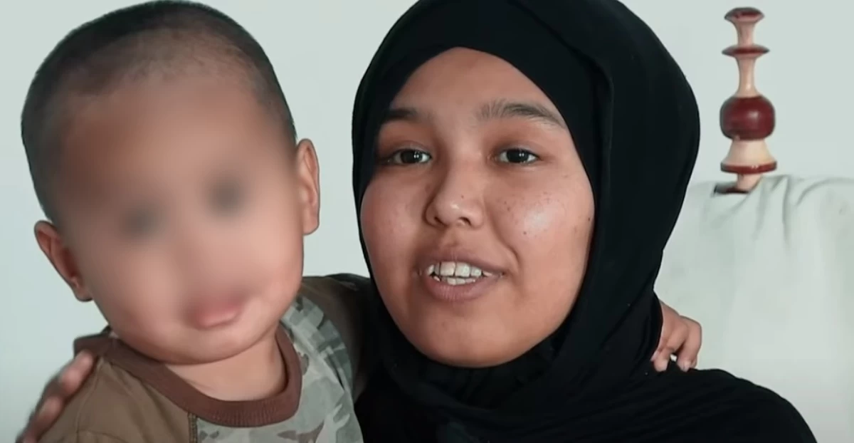 Аура Дионенің жалаңаш суреті