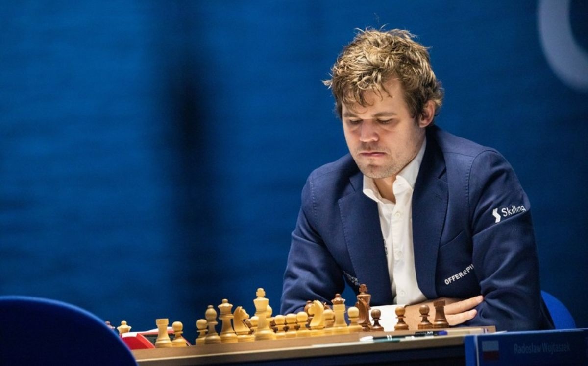 Магнус карлсен шахматы. Магнус карлсен шахматист. Магнус карлсен и фабиано каруана. Чемпион по шахматам сегодня. Магнус карлсен 2023.