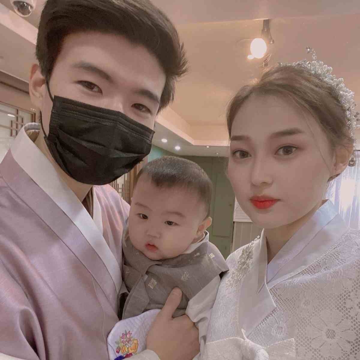 Лесби порно аналар Жетілген аналар жас жігіттерді трахает