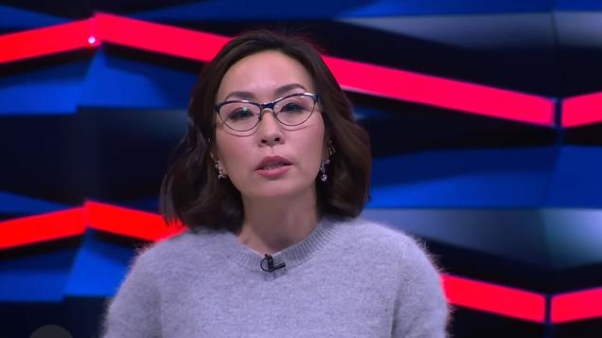 Мен қараңғыда абдырап қалдым да, әйелімнің досымен төсекке шығып, жыныстық қатынасқа түстім.