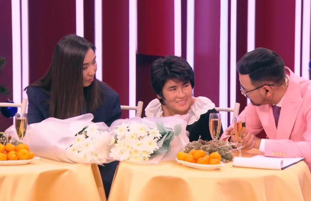 Порно сұхбаттарды қараңыз