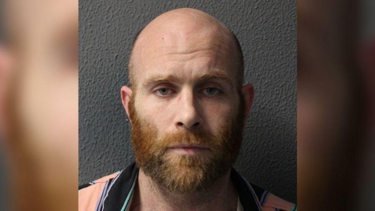 Кенже қарындасы ағасының жамбасын жұлып алды Төсекте жатқан орыс кемпір