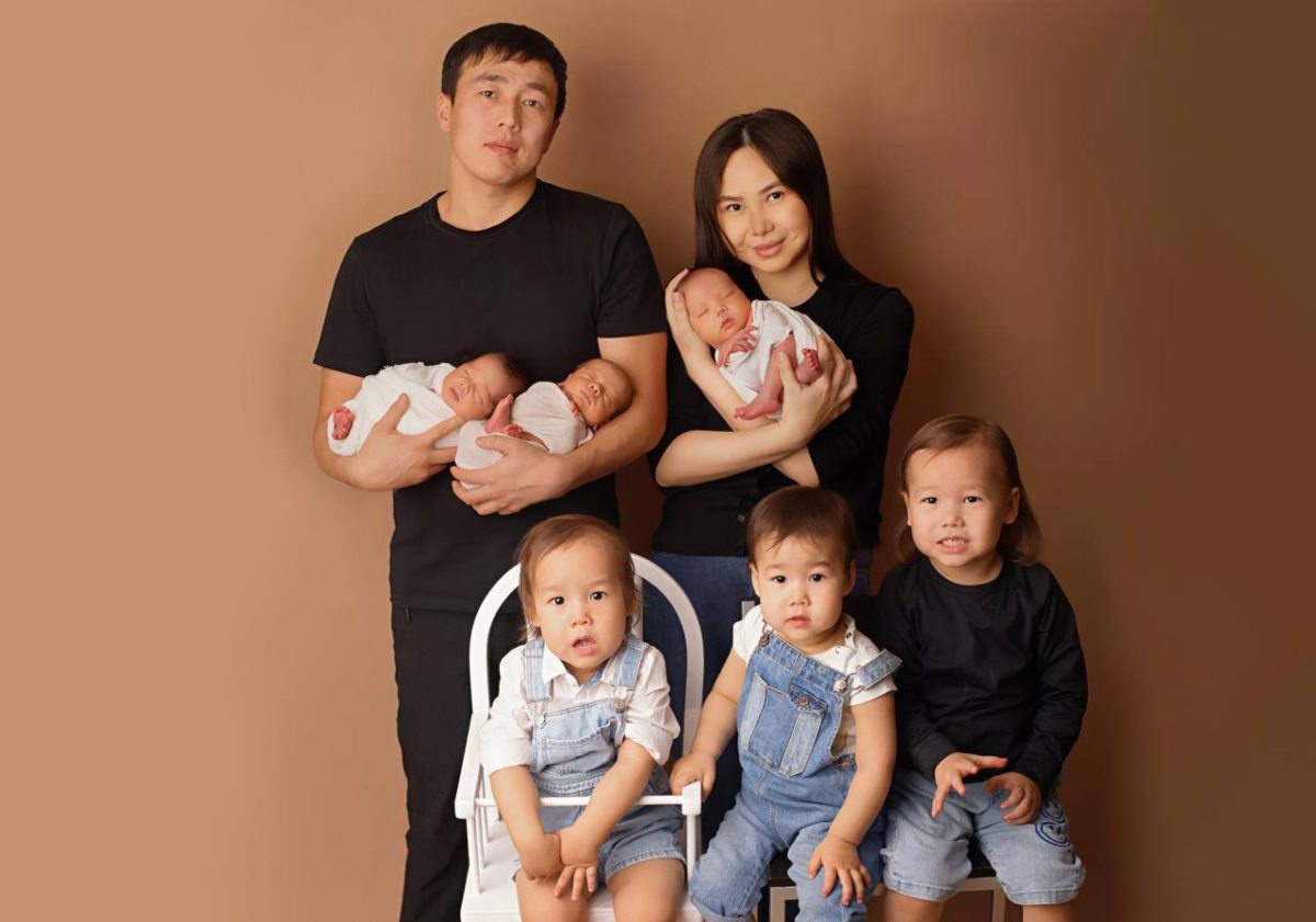 Қыз қазір үлкен әтеш порносында айқайлайды