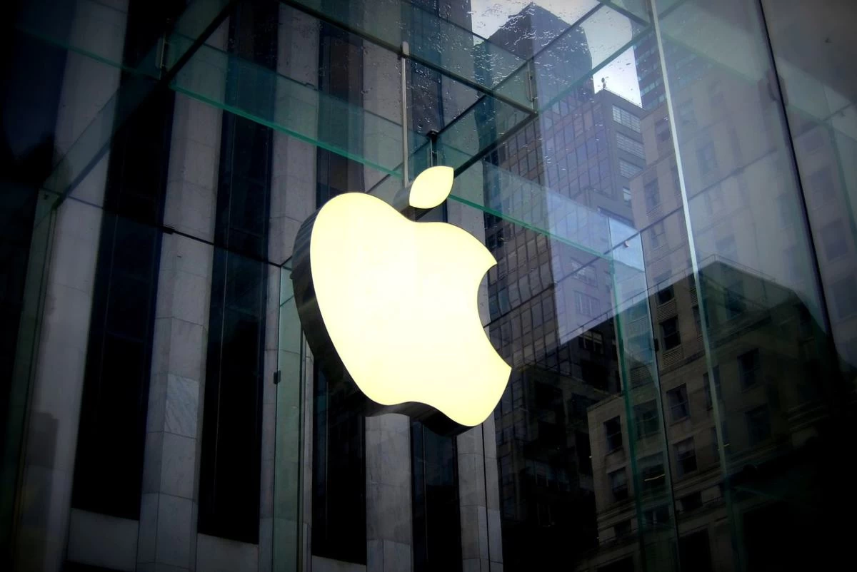 Apple ірі смартфон өндірушілер рейтингінде төменге түсіп қалды