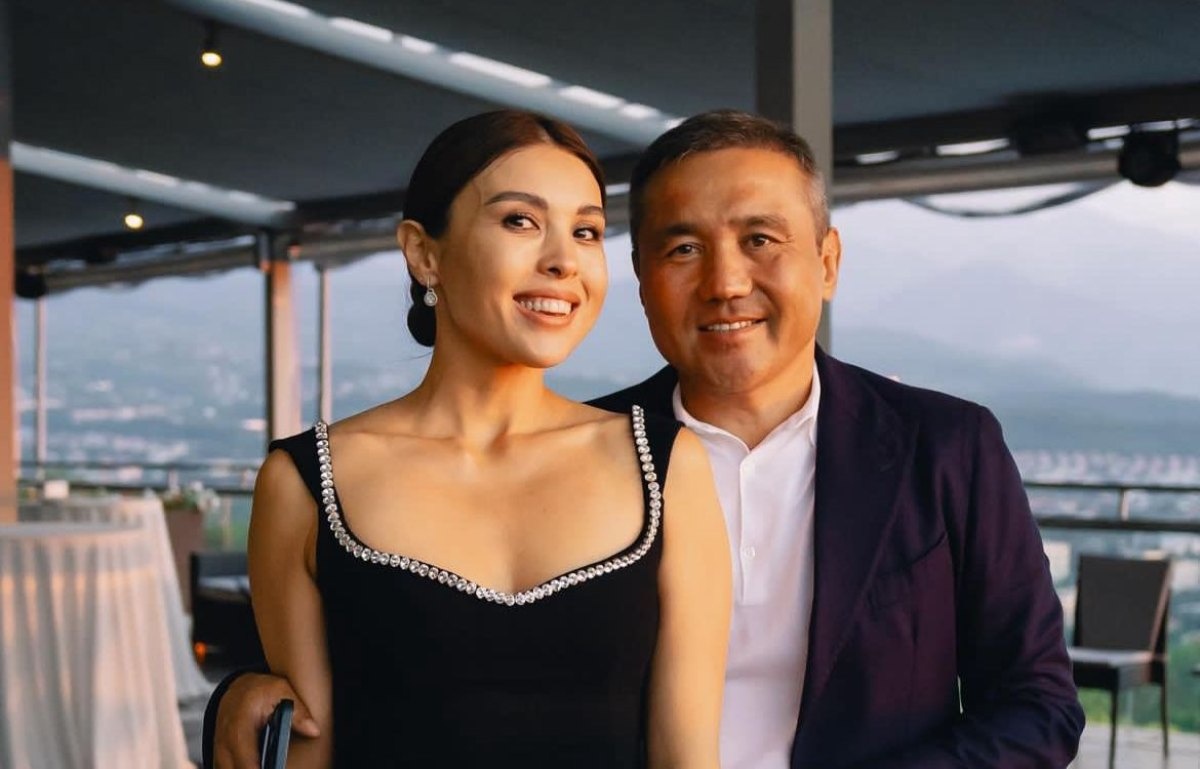 Толық қызбен порно