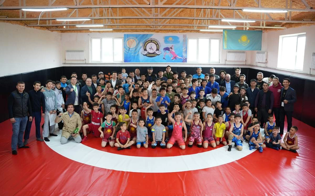 "Бұл жерден чемпион шығады": "Batyr Bolamyn" қоры Алматы облысындағы ауыл балаларын тағы бір спорт кешенімен қуантты