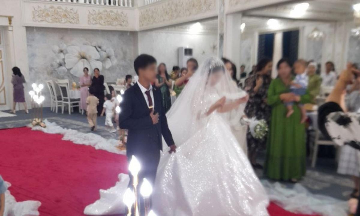 Үштік және төрттік Бөкседегі суреттегі шам