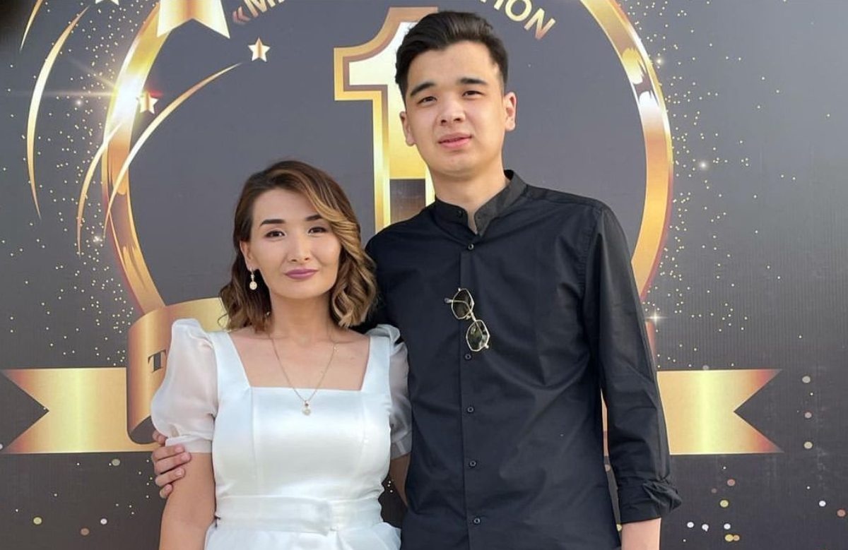 Керемет, толығымен жалаңаш азиялық әйелдерді қараңыз Керемет, толығымен жалаңаш азиялық әйелдерді қараңыз