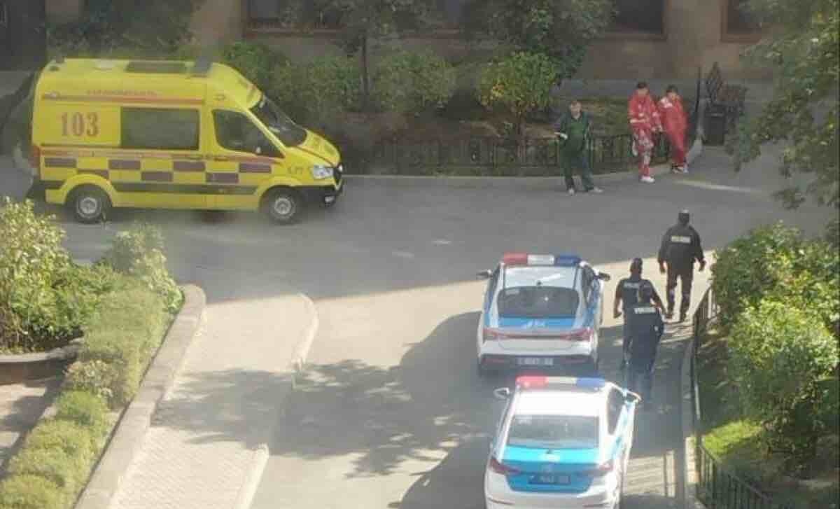 Ивановодан келген студент қызды ұрсып жатыр