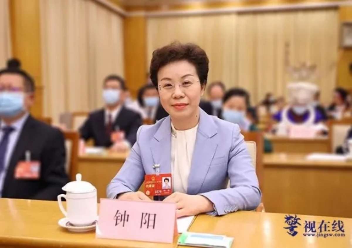 Үй қызметкерімен жыныстық қатынас