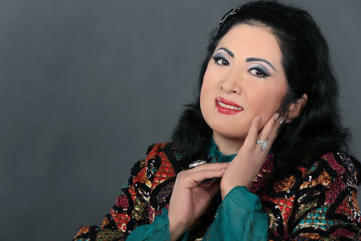 Полиция костюміндегі жалаңаш қыздар Қарындашпен салынған жалаңаш қыздардың суреттері