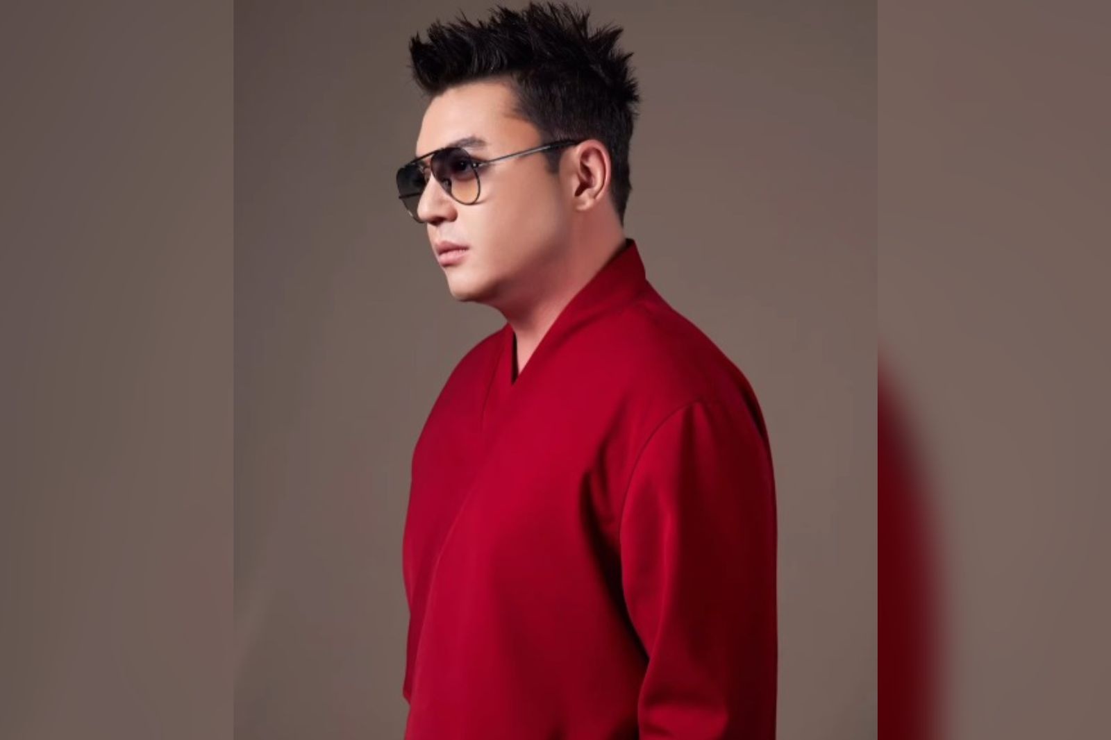 Транссексуалды аузына сиғызады