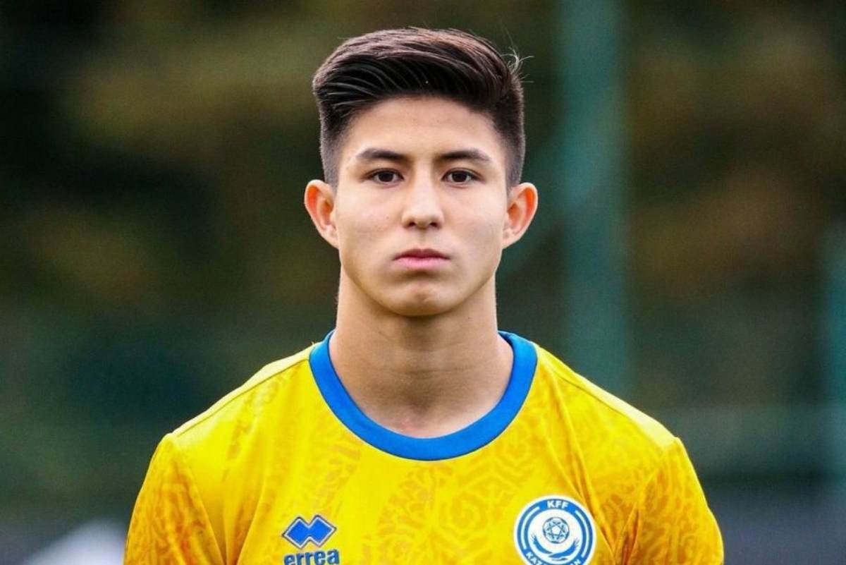 Орыс порно кештері: студенттер оргия лақтырады