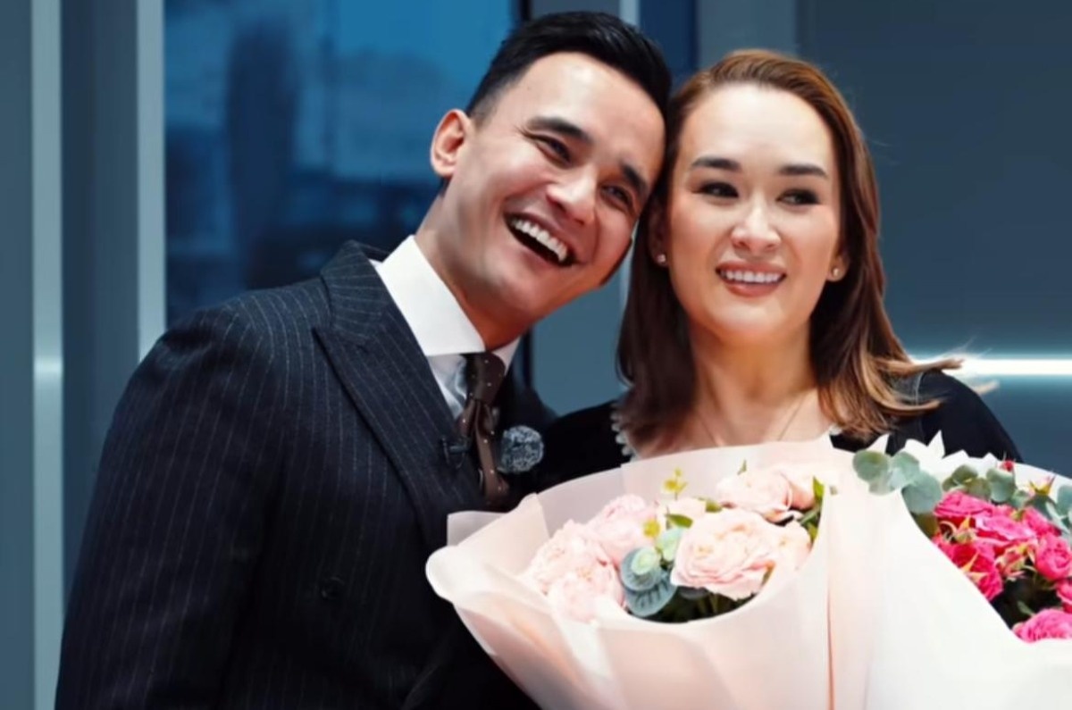 Кривой Рогта қыз минет жасайды.