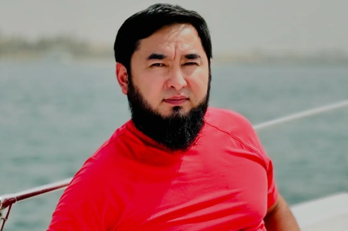 Жетілген порно онлайн көру Ол бейтаныс адамға оның ішіне кіргізуге рұқсат берді және бұл оған ұнады.