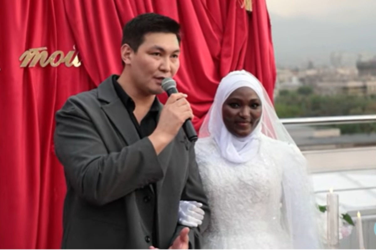 Фильмге оралған порно