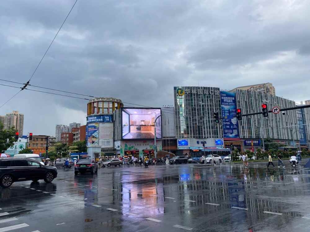 Секс қара әдемі қыздар Қожайынның құлды оның кискасын жалауға мәжбүрлегенін қараңыз