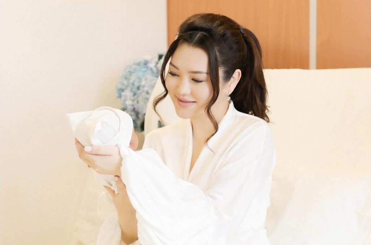 Қыздар мен жігіттердің сексуалды фотосуреттері