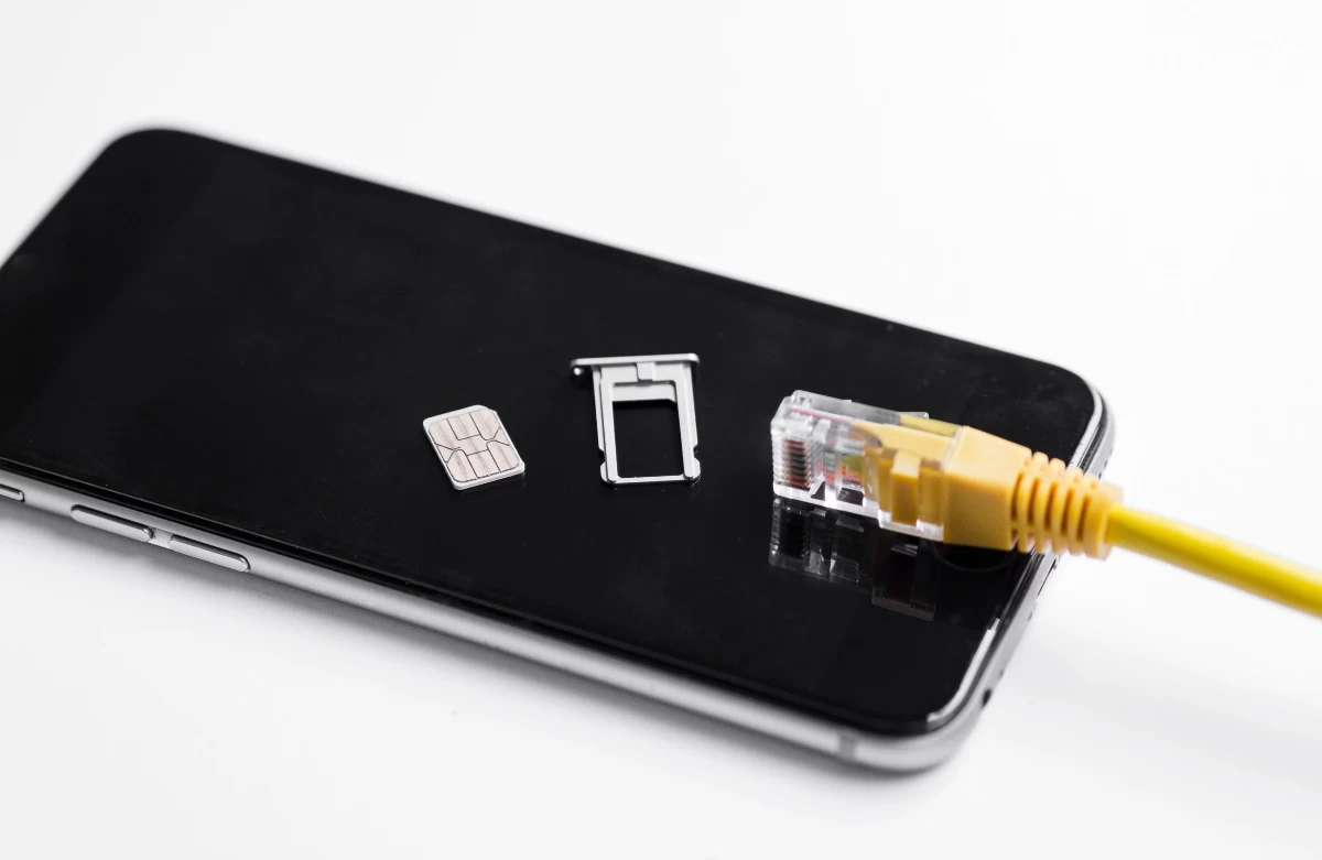Смартфон және SIM-карта