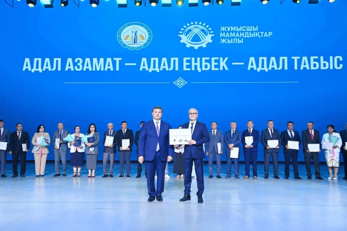 мекемелерге қызметтік көліктер тапсырылды