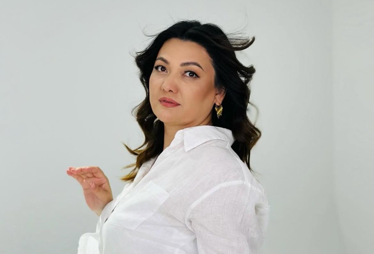 Толық әйелдер бейнеленген порно жинағы Үштік