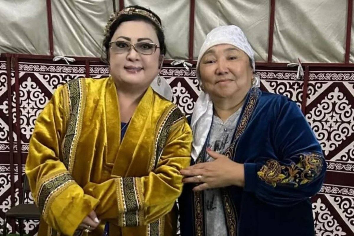 Жалаңаш нудист бейнелері