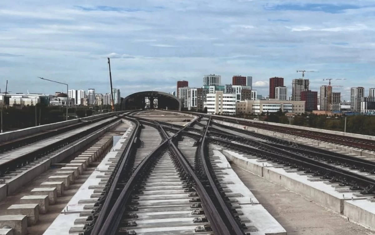 LRT негізгі желісінде рельстерді төсеу жұмыстары аяқталды