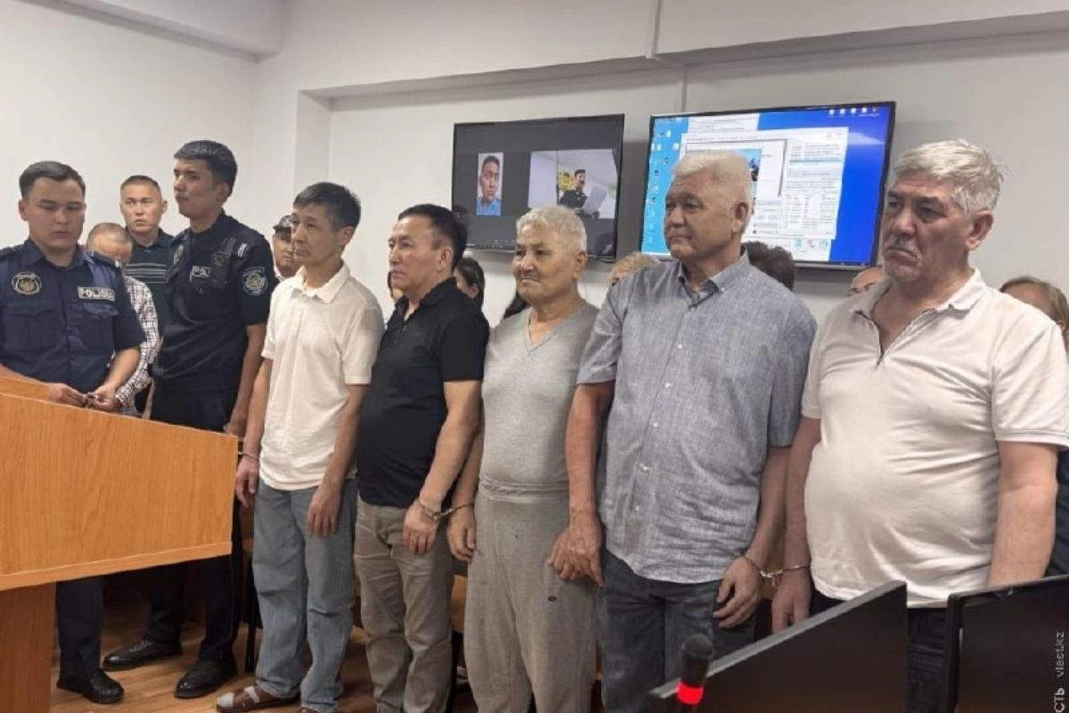 Әдемі американдық әйелдер порносын қараңыз Интернеттен алынған порно фильмдерді қараңыз