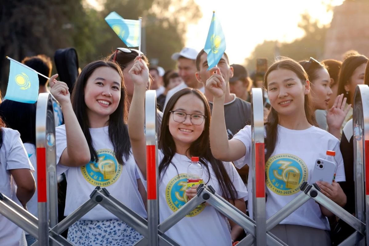 Алматыда Конституция күніне арналған мерекелік концертке 10 мыңнан астам көрермен жиналды