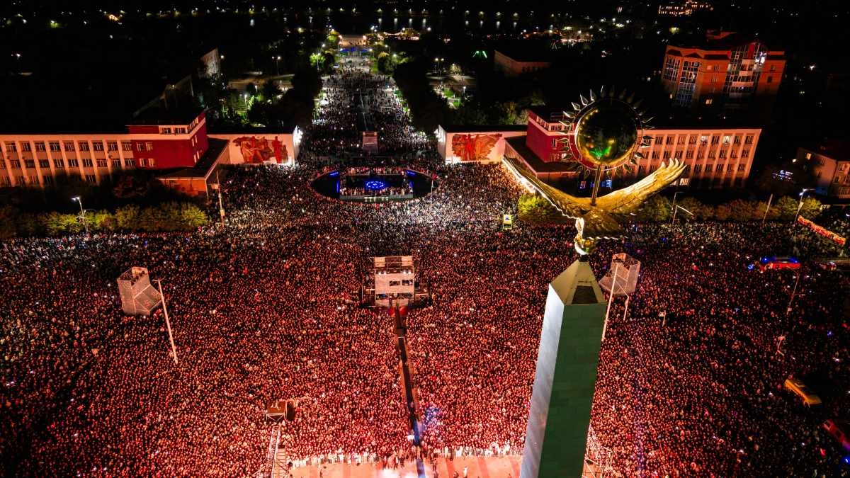 Жалаңаш ресейлік жұлдыздармен порно.