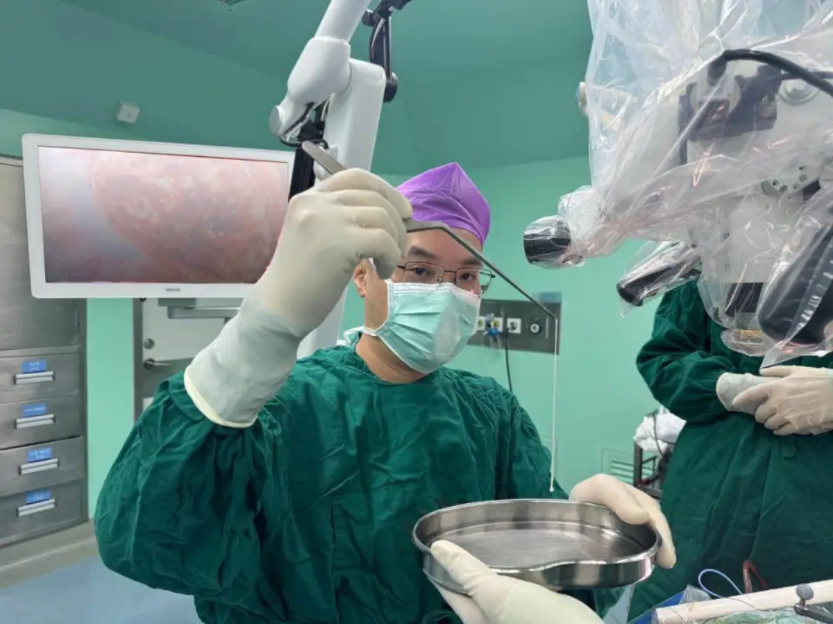 Маған траннилерді мастурбациялауды көрсетіңіз