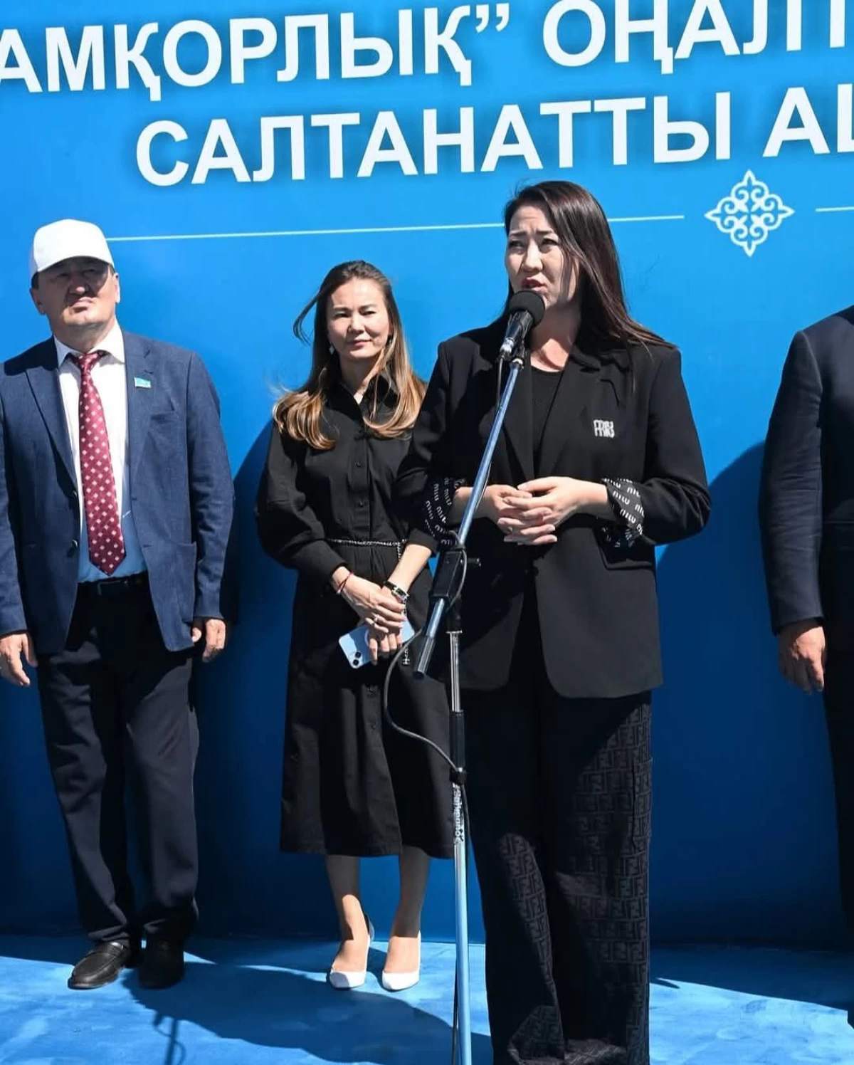 бренд киім киген