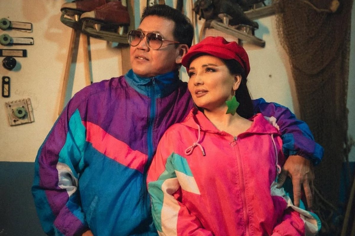 Анамның достарымен порно