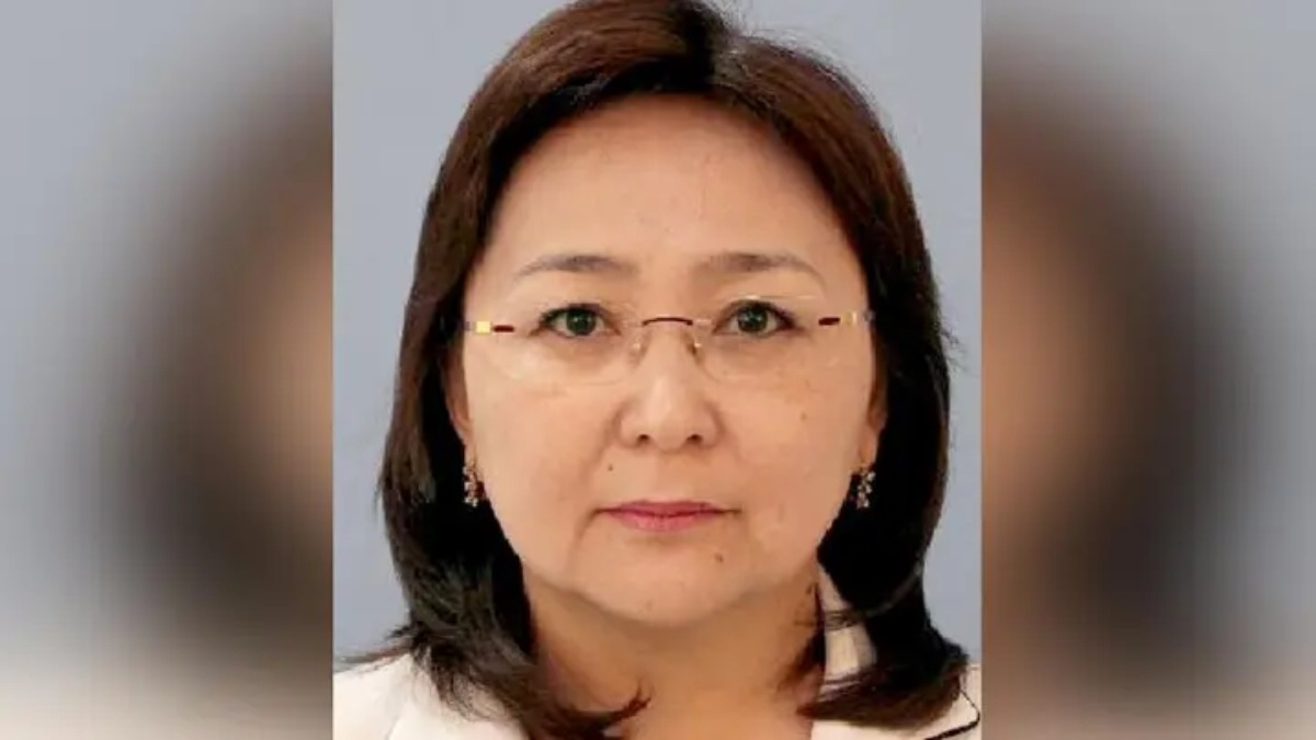 Беті жоқ қыздардың кеуделері Әйелдер моншасындағы шөгінділер