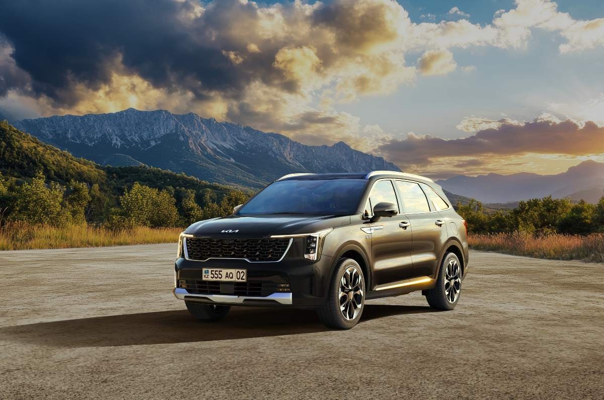 Автокөлік фотосындағы қынаптағы заттар