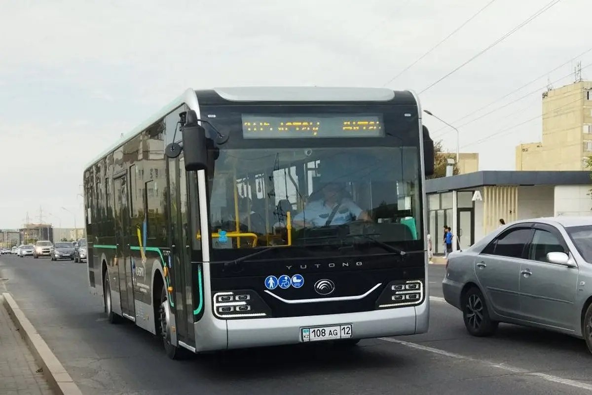 Үйдегі жаңа порно: күйеуінің кішкентай жыныс мүшесі