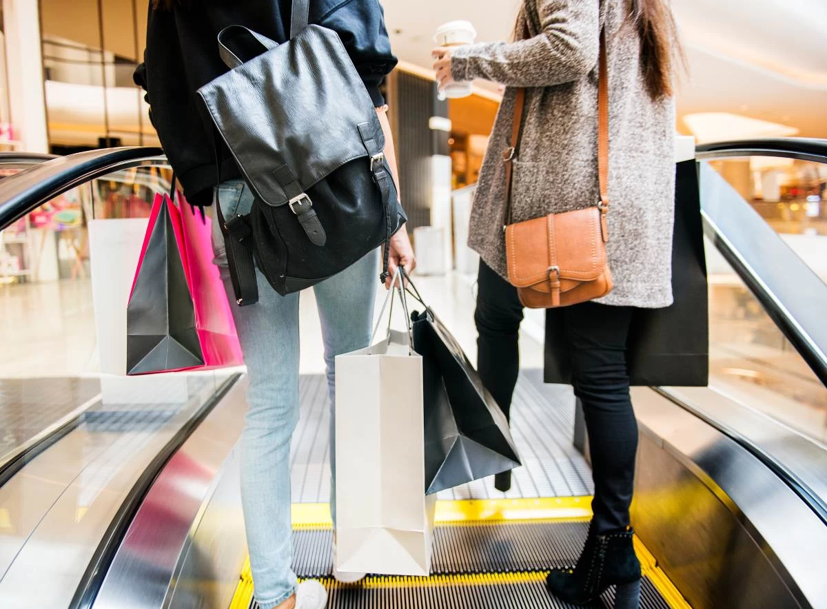 duty free магазинінен алған заттарды тегін тасымалдай алады
