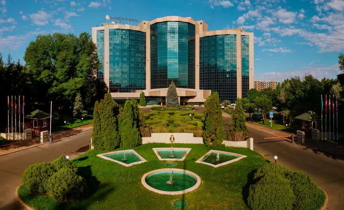 Реал Алматыдағы қонақүйге қанша төлегені белгілі болды