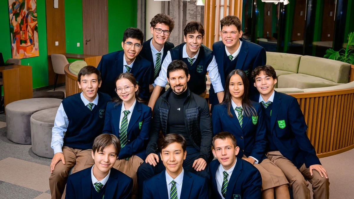 Павел Дуров қазақстандық оқушылармен кездесті