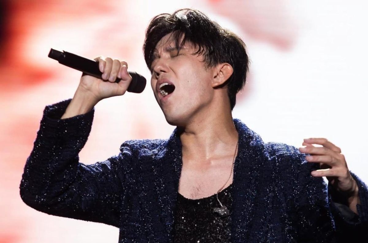 Видеода жас қызбен жыныстық қатынас түсірілген.