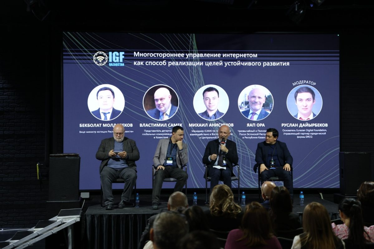 Рэйчел Алдананың үлкен сиськи